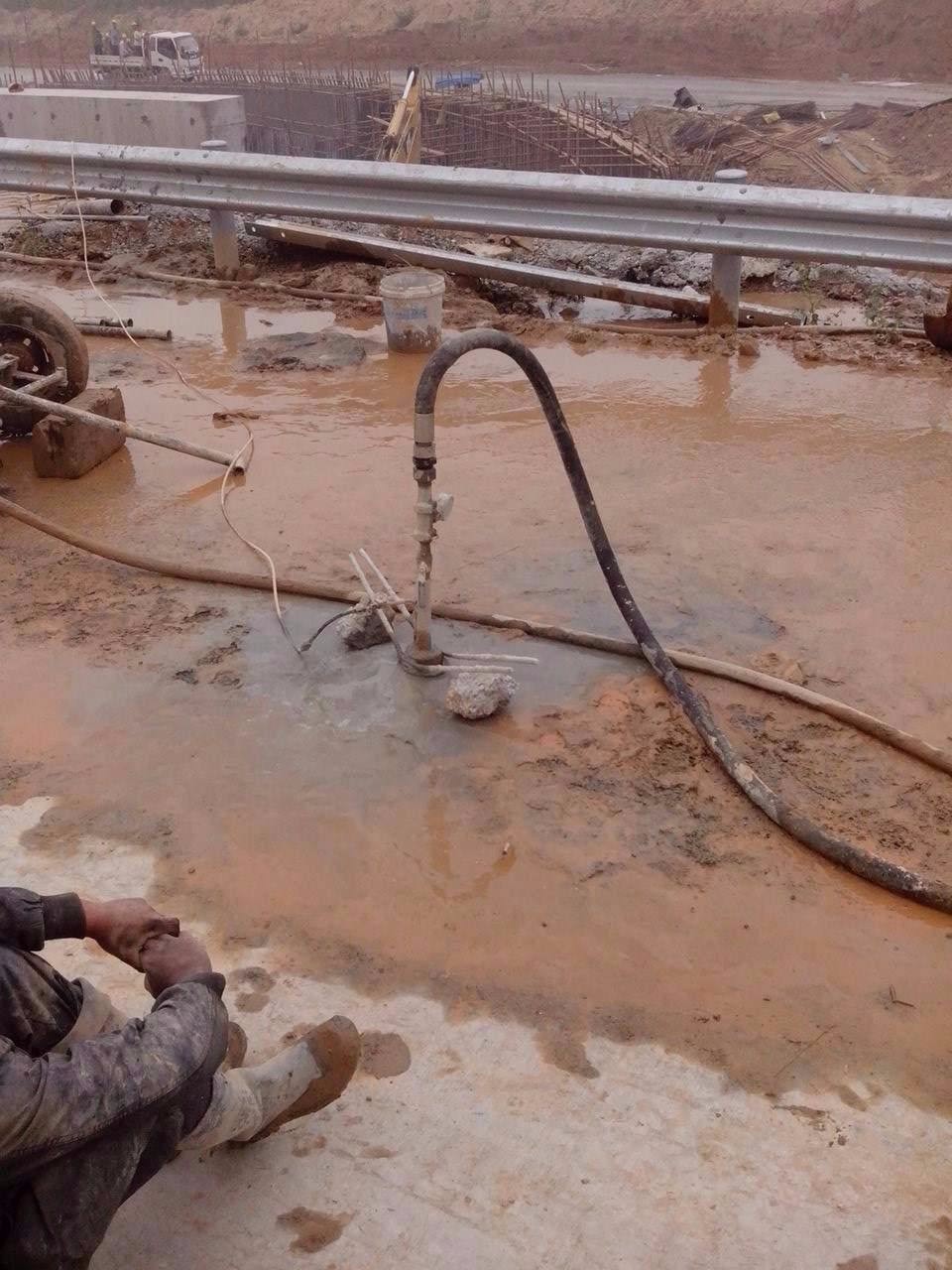 调兵山路基压密注浆